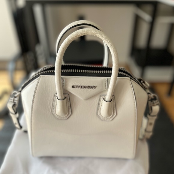Givenchy Handbags - Givenchy mini Antigona Bag